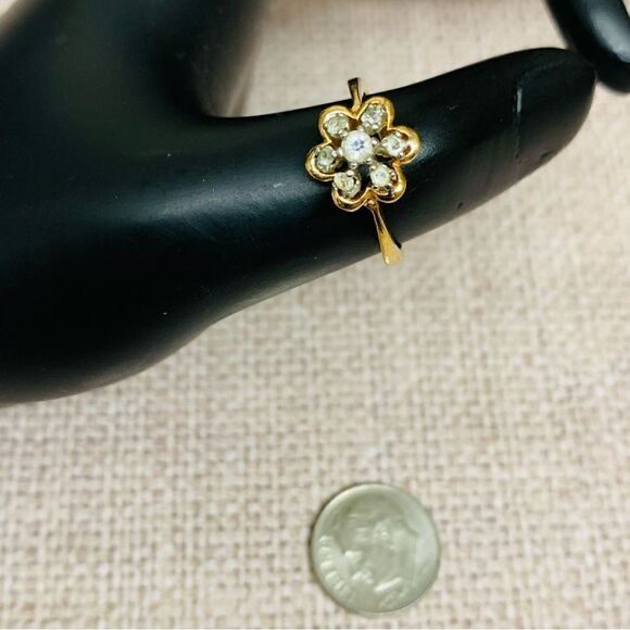 14K Gold Electroplate Crystal Flower Ring - Picture 1 of 3